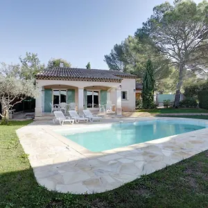 https://villa-de-charme-8-pers-climatise-piscine-chauffe-calme-garanti.fr-provencehotel.com